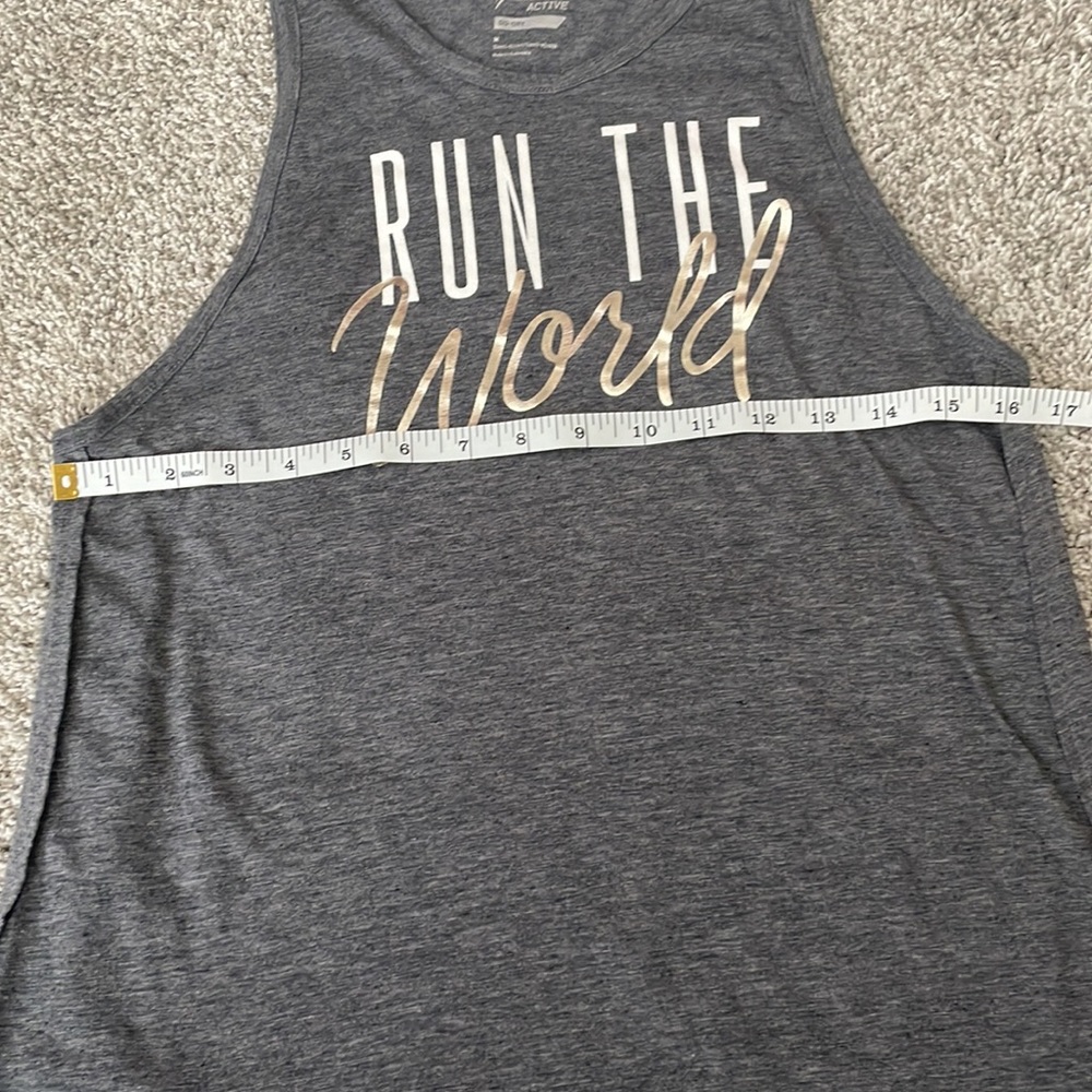 Run the World Tank - Picture 8 of 9